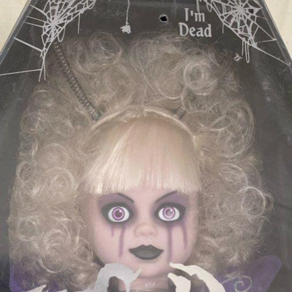 Mezco Living Dead Doll " pixie" factory sealed